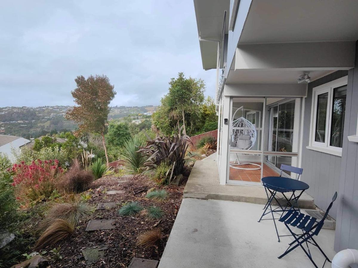 Fully Renovated Hillside Apartment Close To City Christchurch Exterior photo