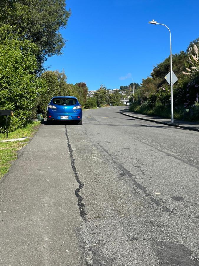 Fully Renovated Hillside Apartment Close To City Christchurch Exterior photo